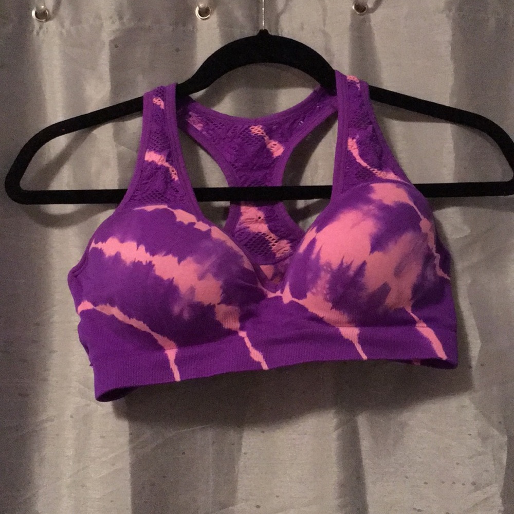VS pink sports bra